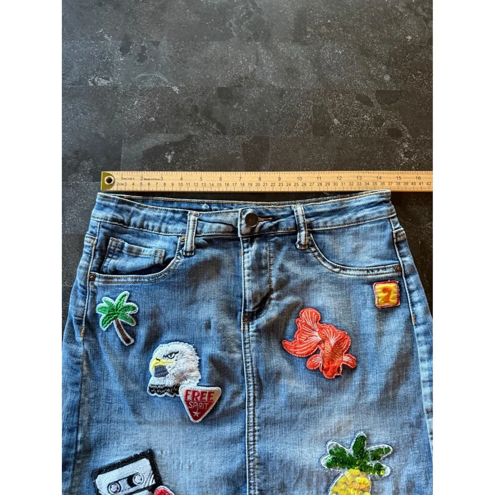 Rocks & Indigo Blue Denim Mini Skirt Icon Patches Size 2/25 Raw Hem Beach Skater